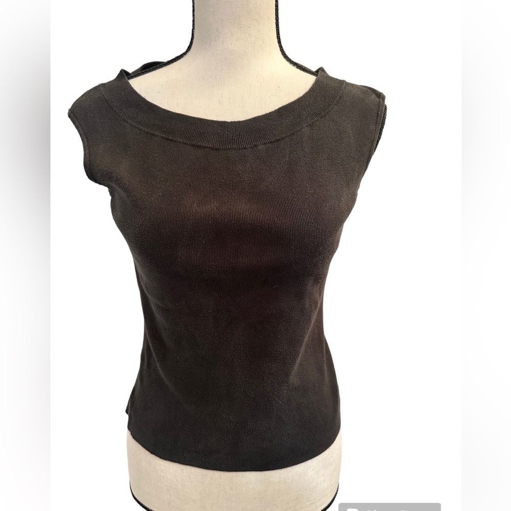 Loft sleeveless sweater in black size Medium